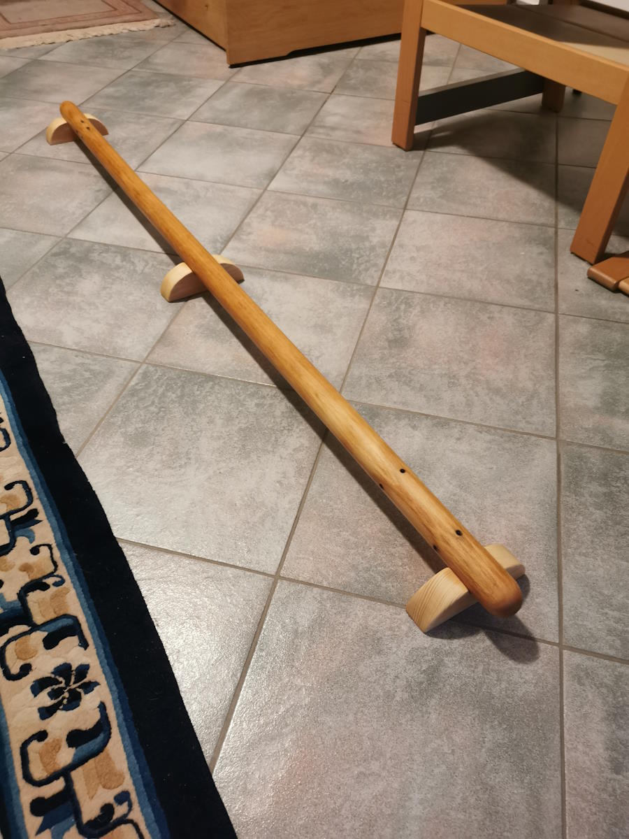 Balančná tyč z recyklovaného dreva